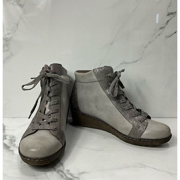 SPRING STEP Wedge Heel Ankle Booties - Picture 2 of 7